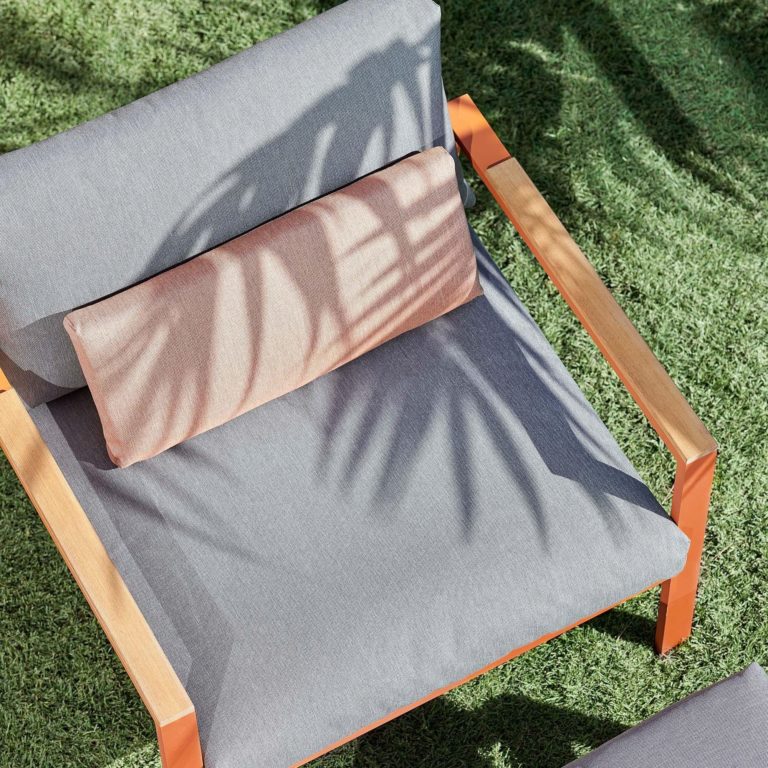 Timeless Outdoor Easy Chair IDC
